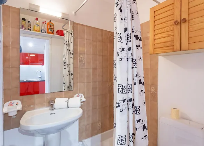 Apartment Les Pescadieres-1 By Interhome *